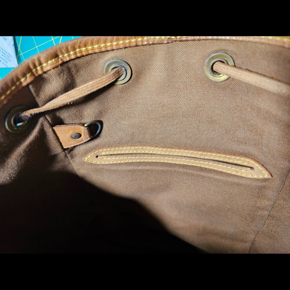 Louis Vuitton Vintage Montsouris Backpack Monogram Canvas MM - Picture 4 of 10